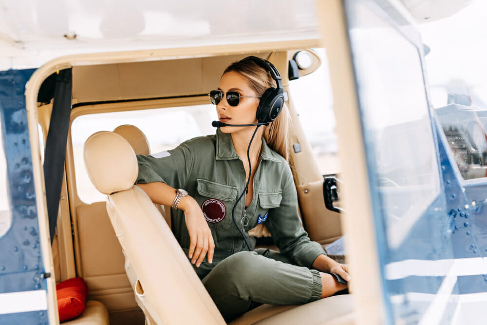 Best Aviation Headset To Buy For Student Pilots (7 Top Picks By Budget)