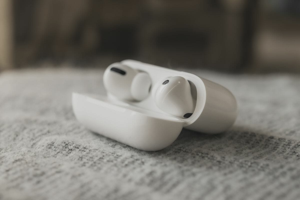 Why Do My Airpods Keep Pausing?