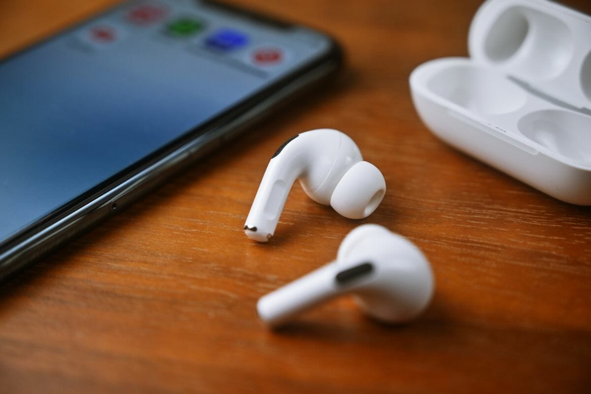 How To Put AirPods In Pairing Mode?