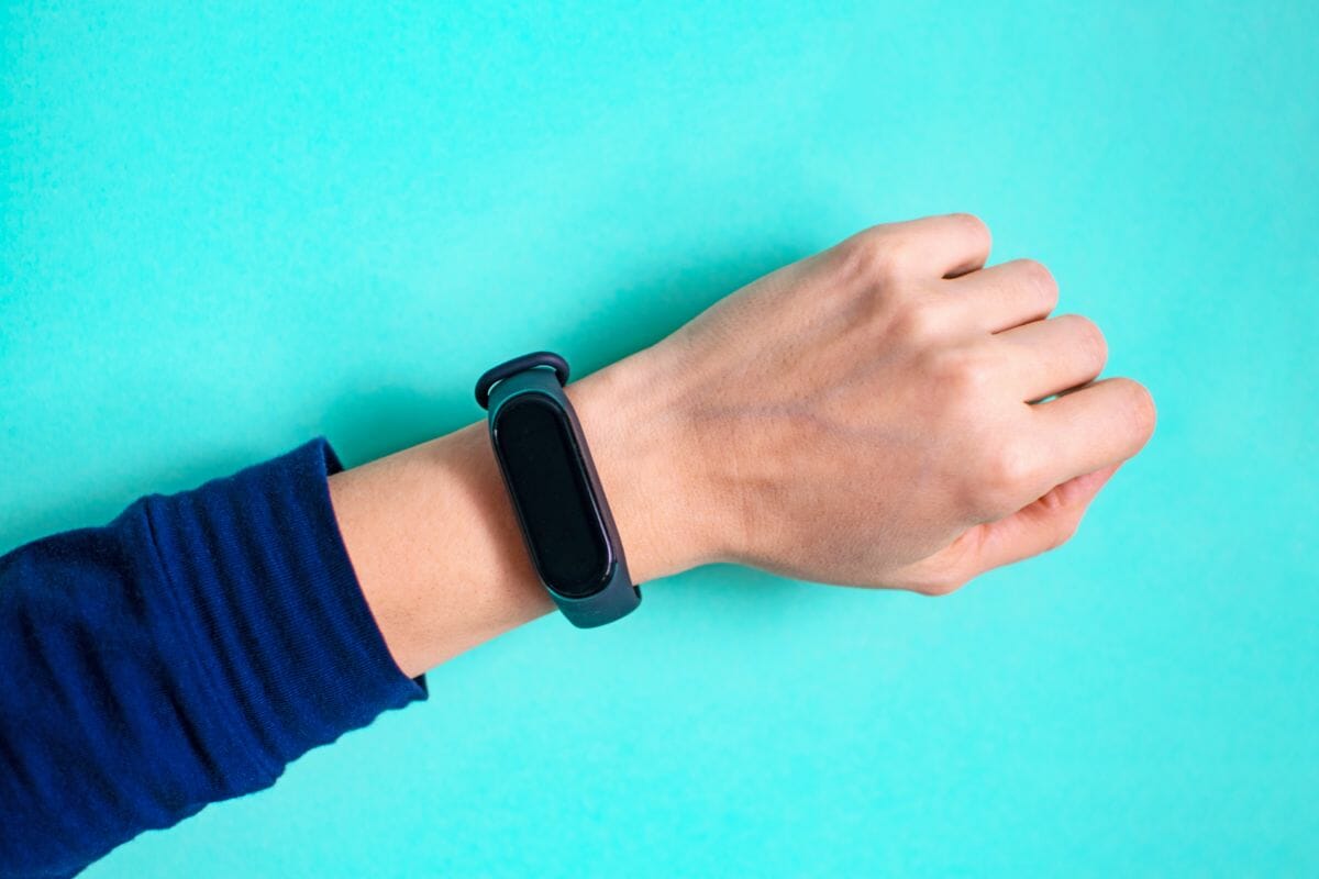 How To Change Time On Fitbit Without App
