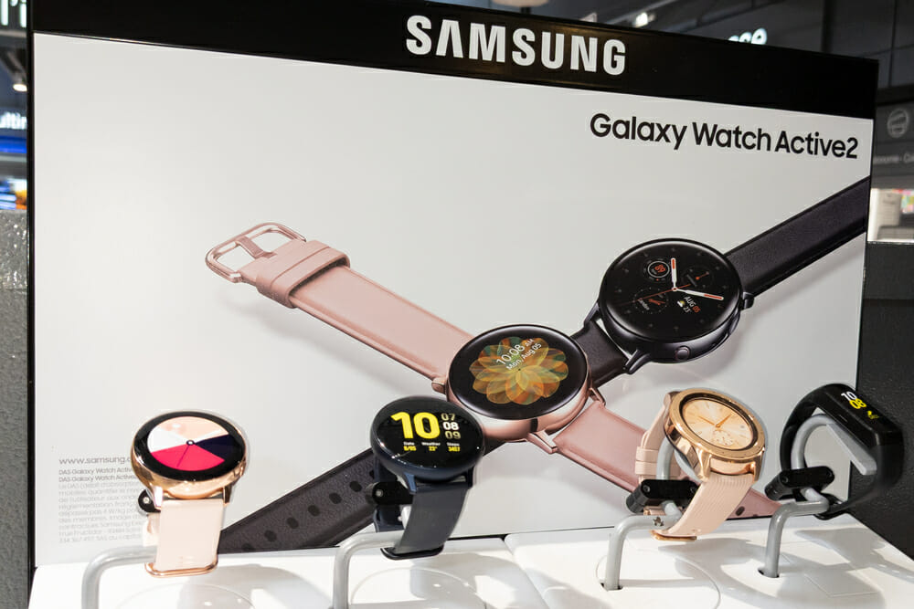 Samsung Galaxy Watch Active 2 (44mm) Bluetooth Vs LTE Compared