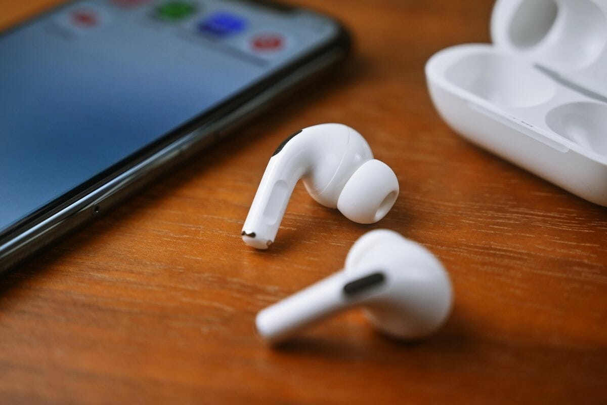 Why Do My AirPods Keep Disconnecting?